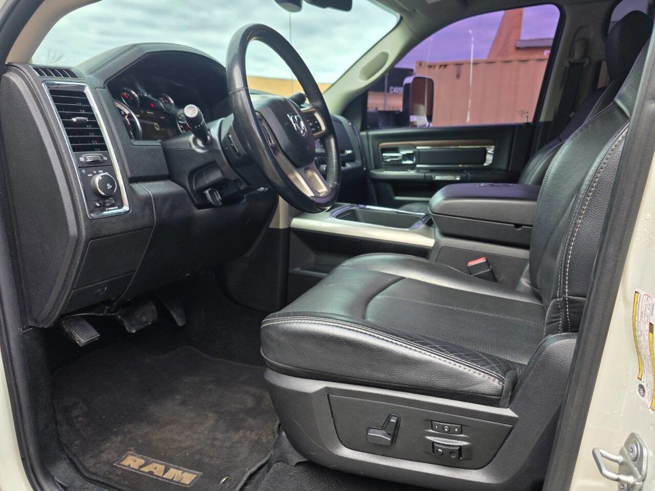 Used 2018 RAM 3500 Laramie image 13