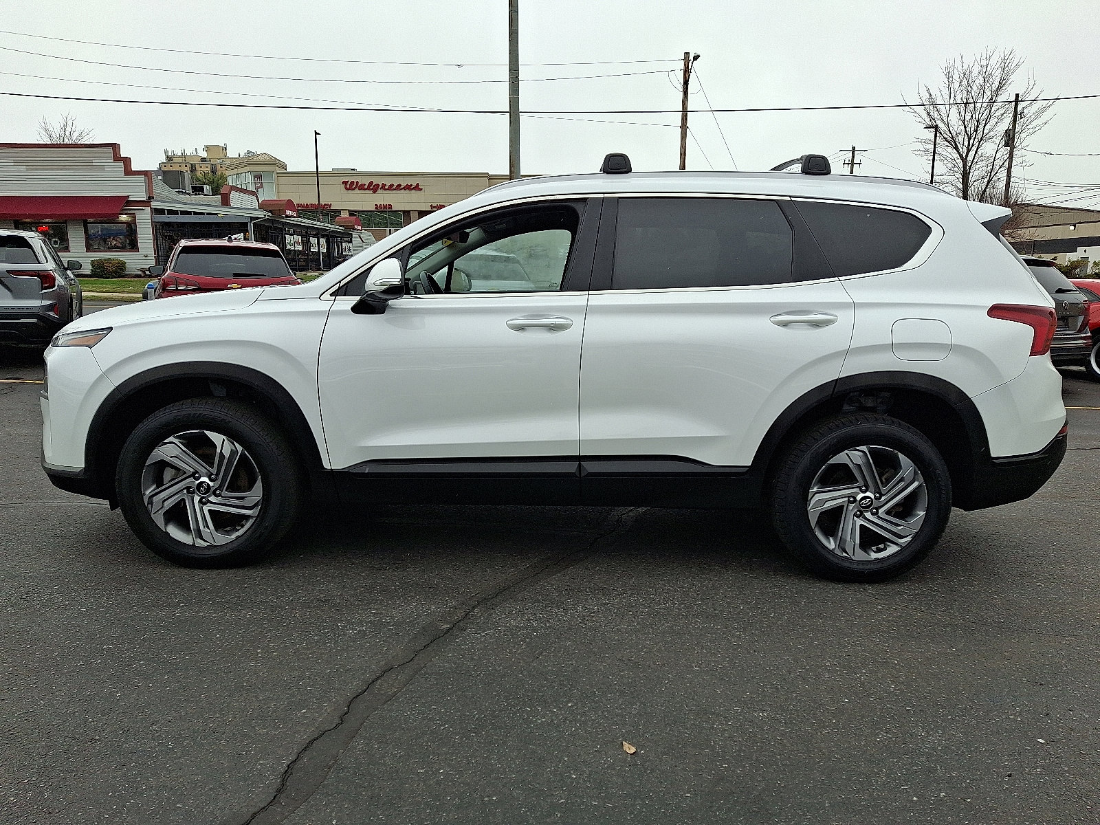 Used 2023 Hyundai Santa Fe SEL image 2