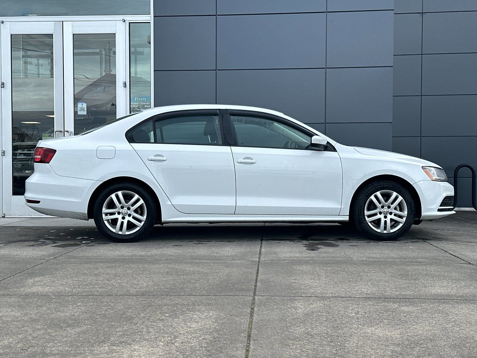Used 2018 Volkswagen Jetta S FWD image 2