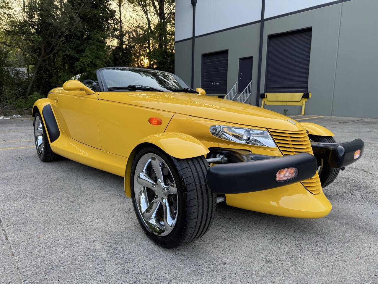 Used 2000 Plymouth Prowler RWD image 17