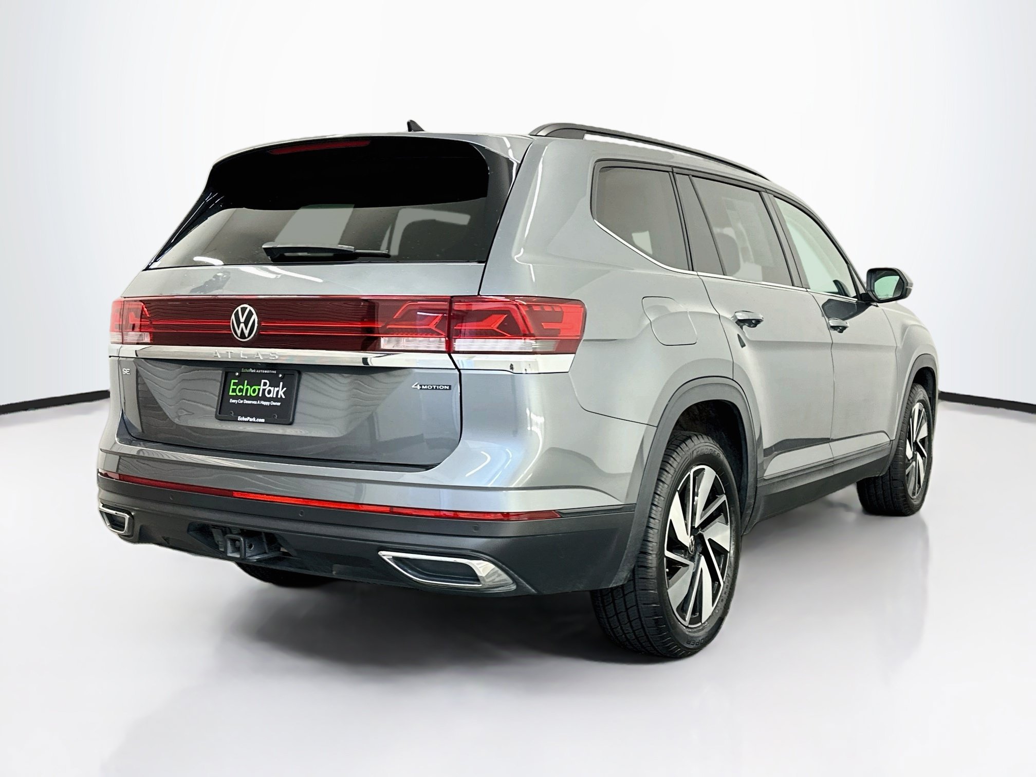 Used 2025 Volkswagen Atlas SE AWD/4WD image 9