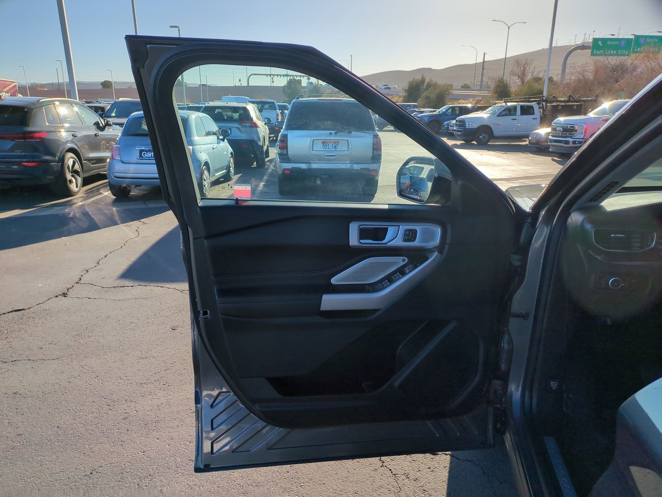 Used 2023 Ford Explorer Limited w/ Limited Technology Package image 13