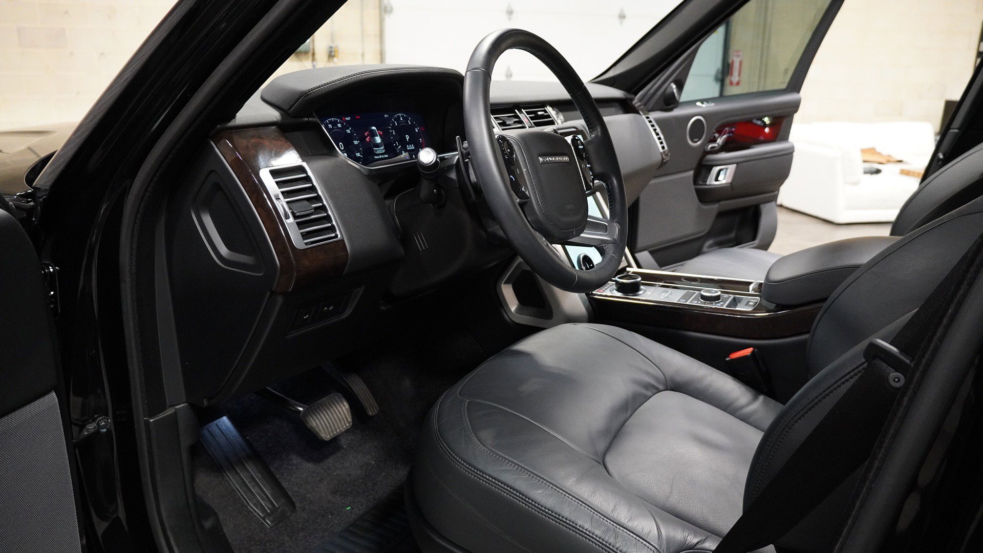 Used 2022 Land Rover Range Rover image 21