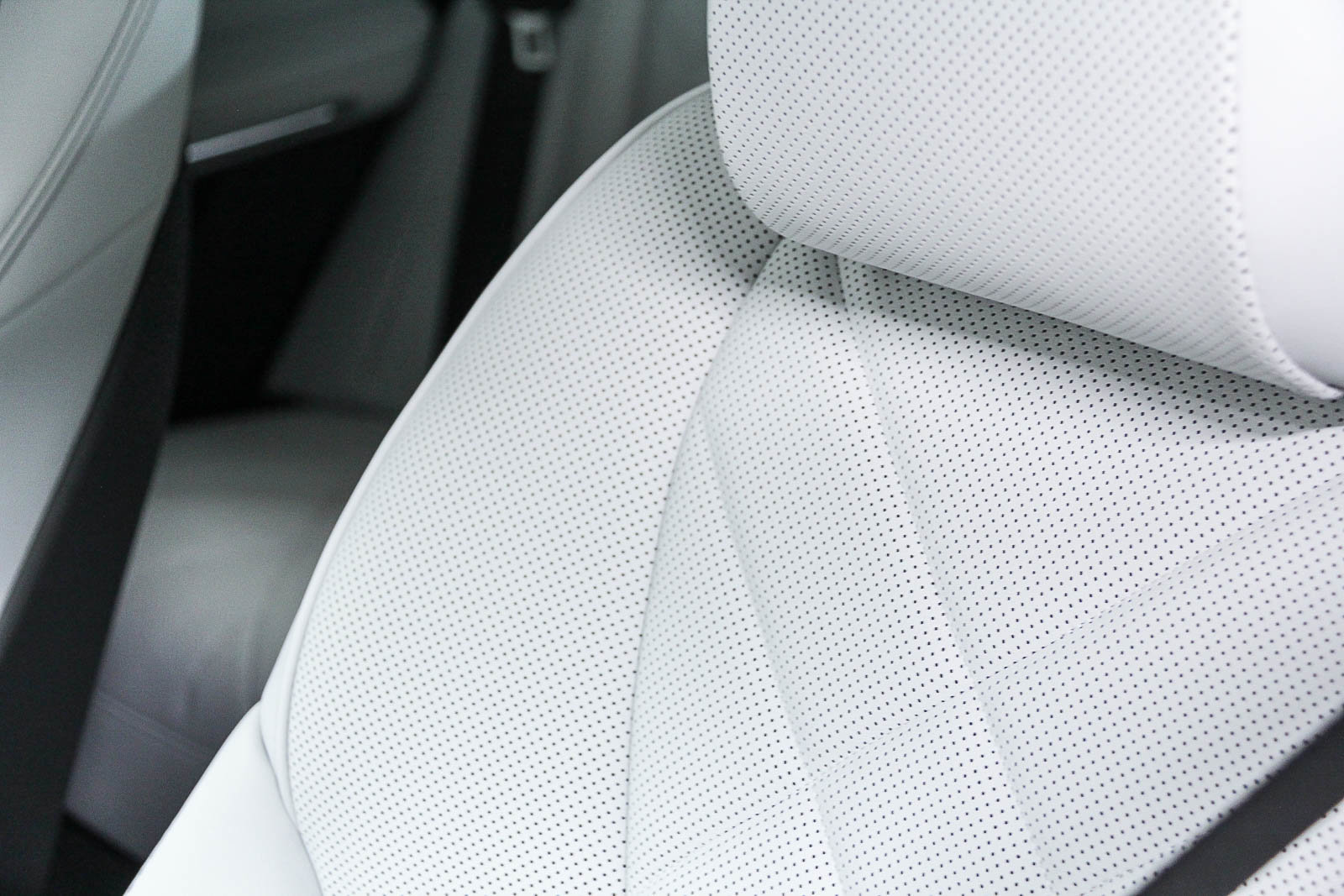 New 2026 BMW X5 sDrive40i RWD image 25