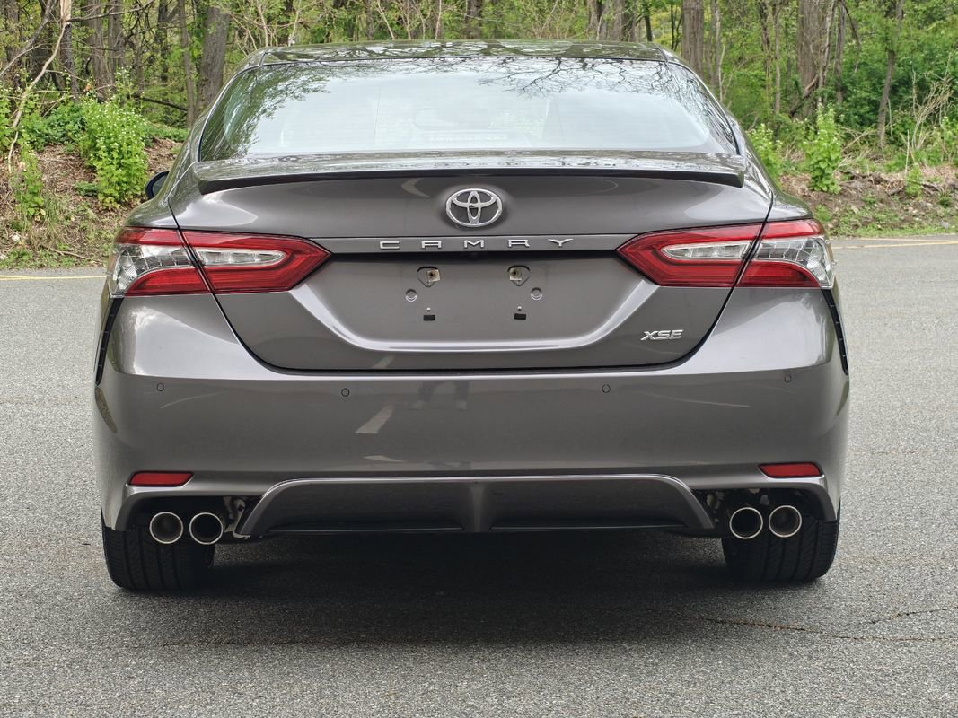 Used 2018 Toyota Camry XSE FWD image 5