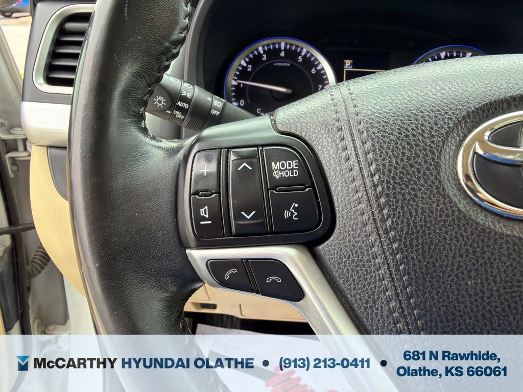 Used 2017 Toyota Highlander XLE w/ Protection Package #3 AWD/4WD image 26