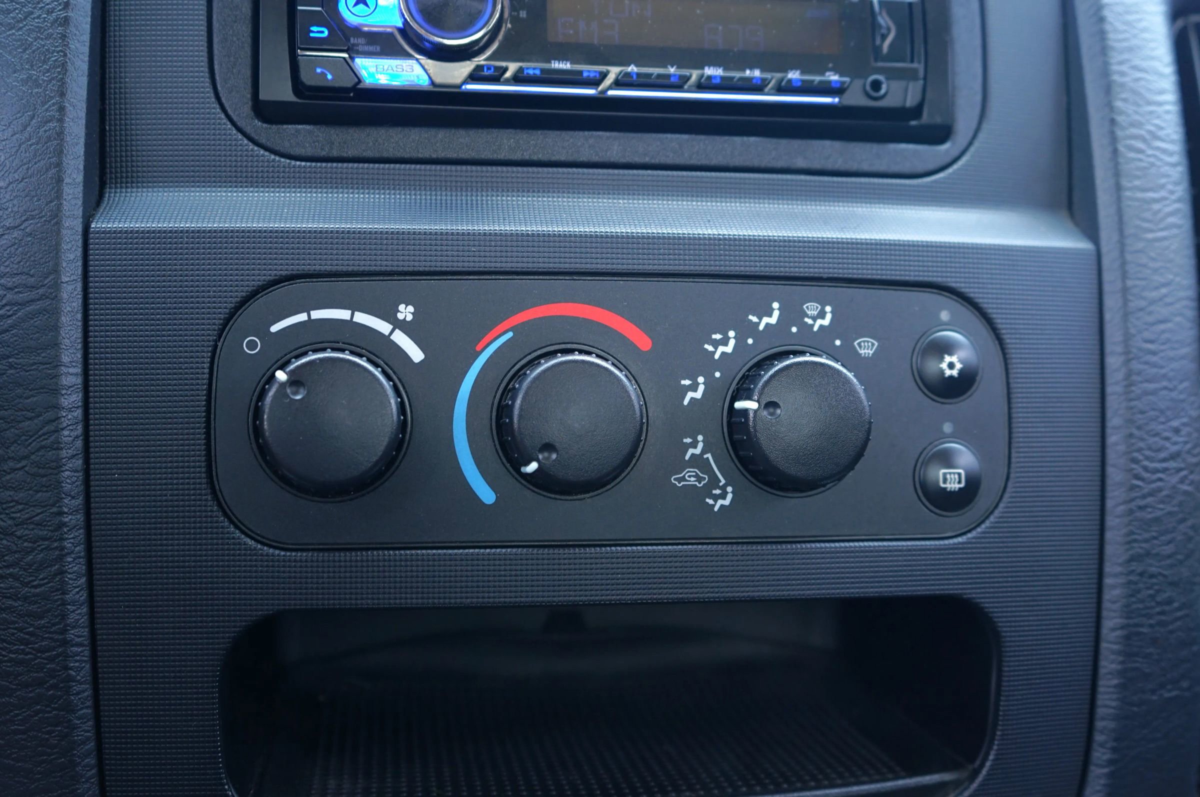 Used 2005 Dodge Ram 1500 Truck SLT image 21