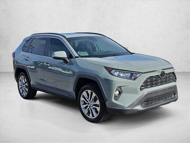 Used 2021 Toyota RAV4 XLE Premium image 3