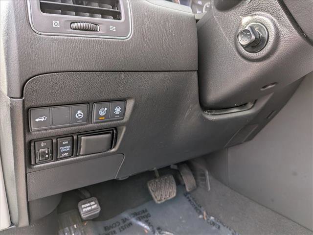 Used 2019 Nissan Armada Platinum image 16