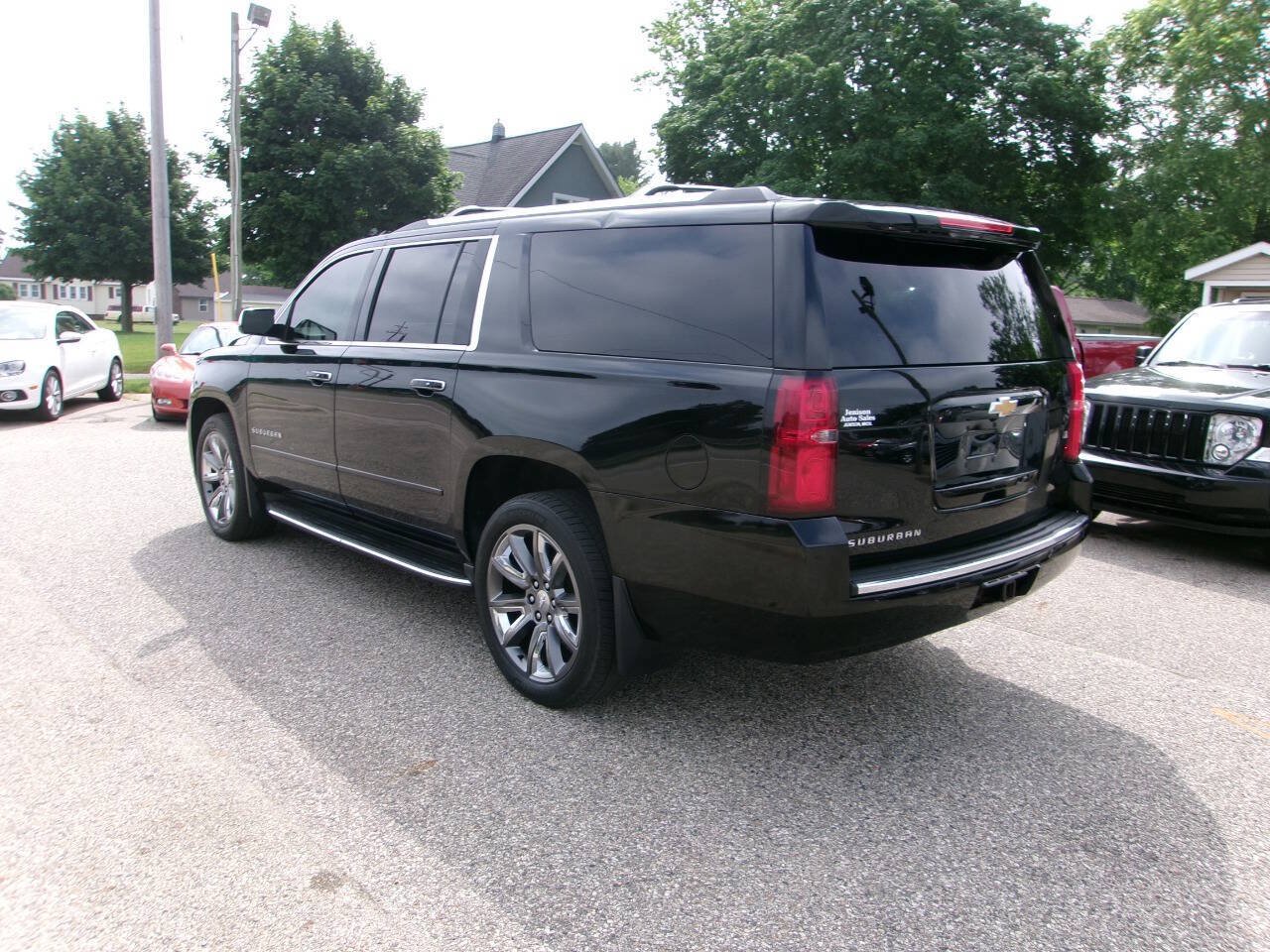 Used 2015 Chevrolet Suburban LTZ AWD/4WD image 5