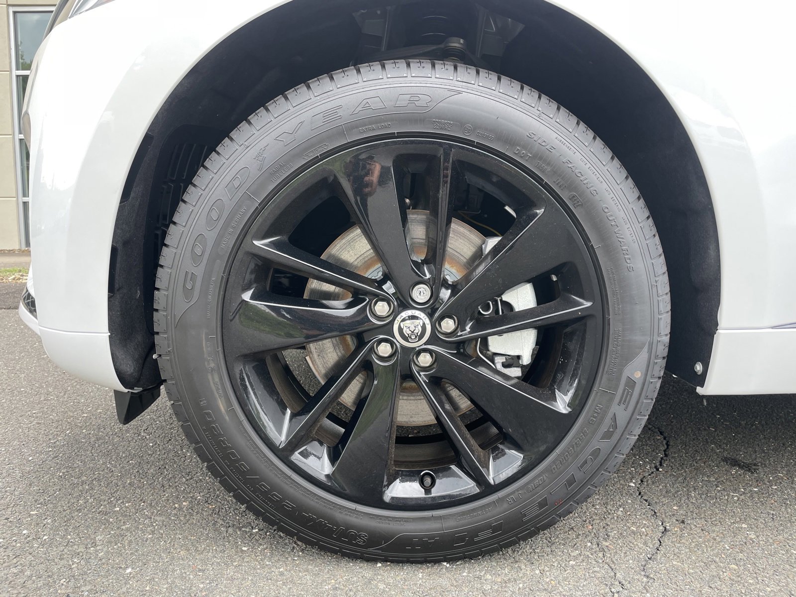 New 2025 Jaguar F-PACE R-Dynamic S image 5