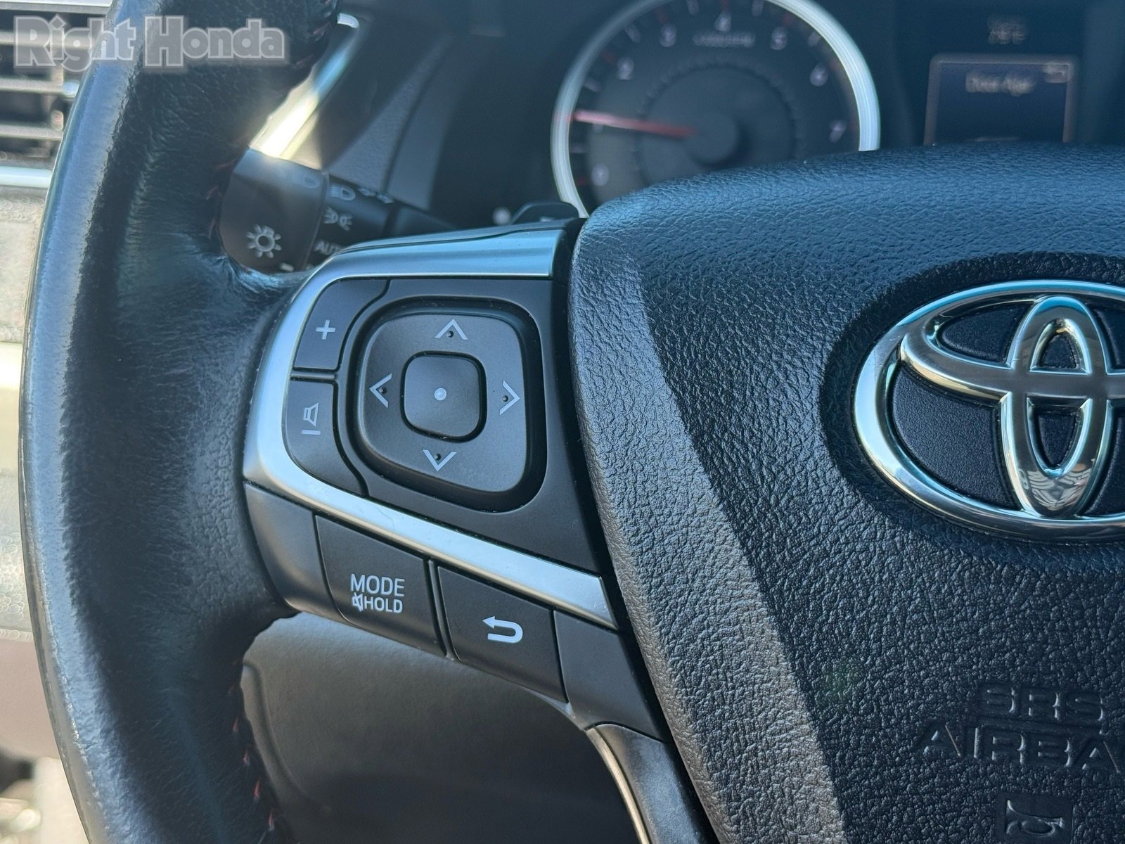 Used 2016 Toyota Camry SE image 16