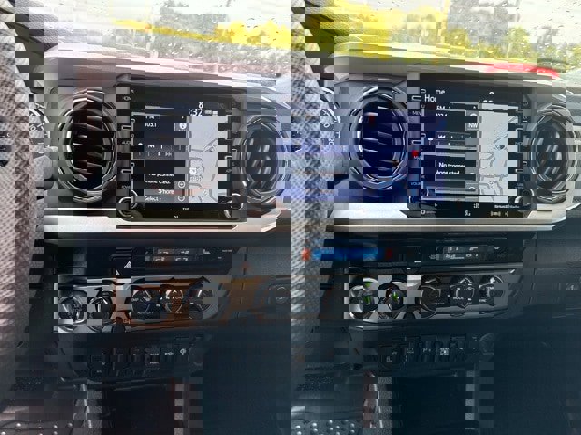 Used 2022 Toyota Tacoma Limited image 23