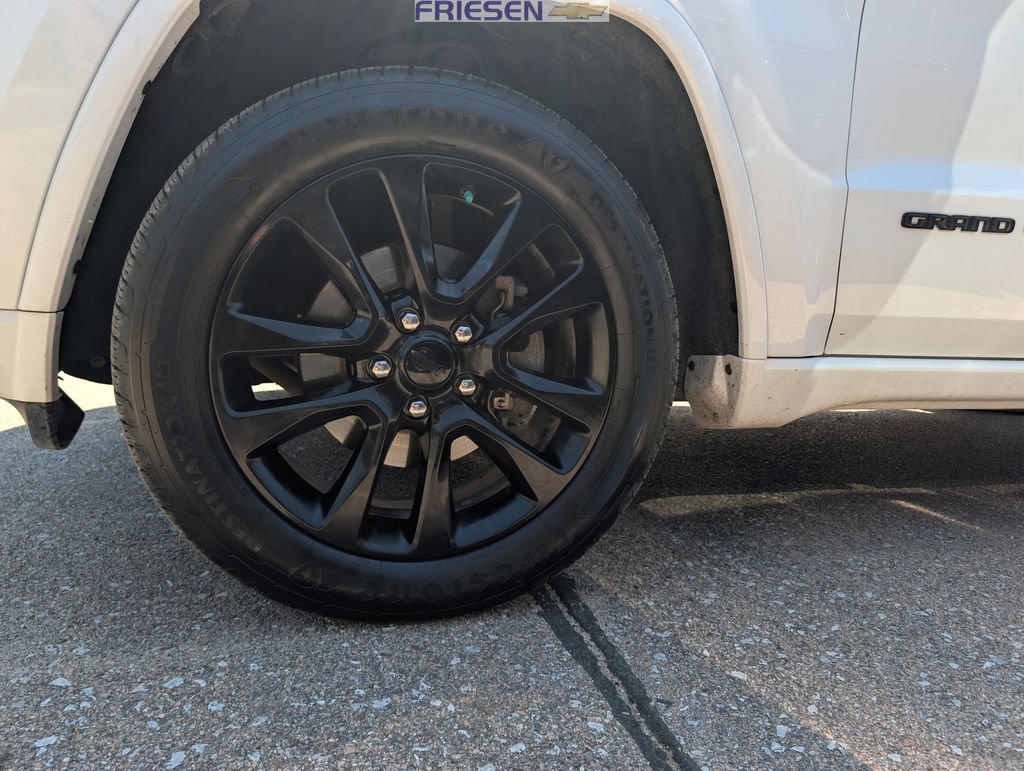 Used 2019 Jeep Grand Cherokee Altitude AWD/4WD image 9