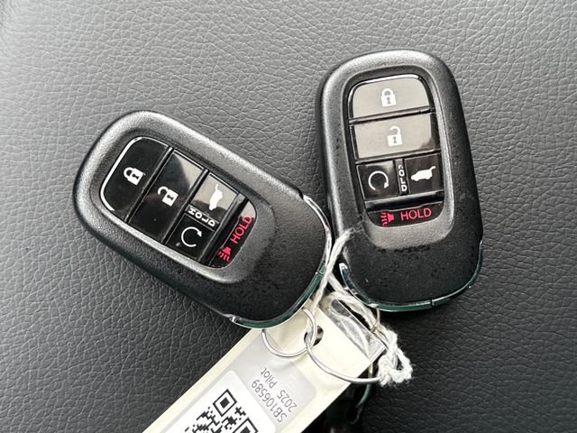 Used 2025 Honda Pilot Touring image 36