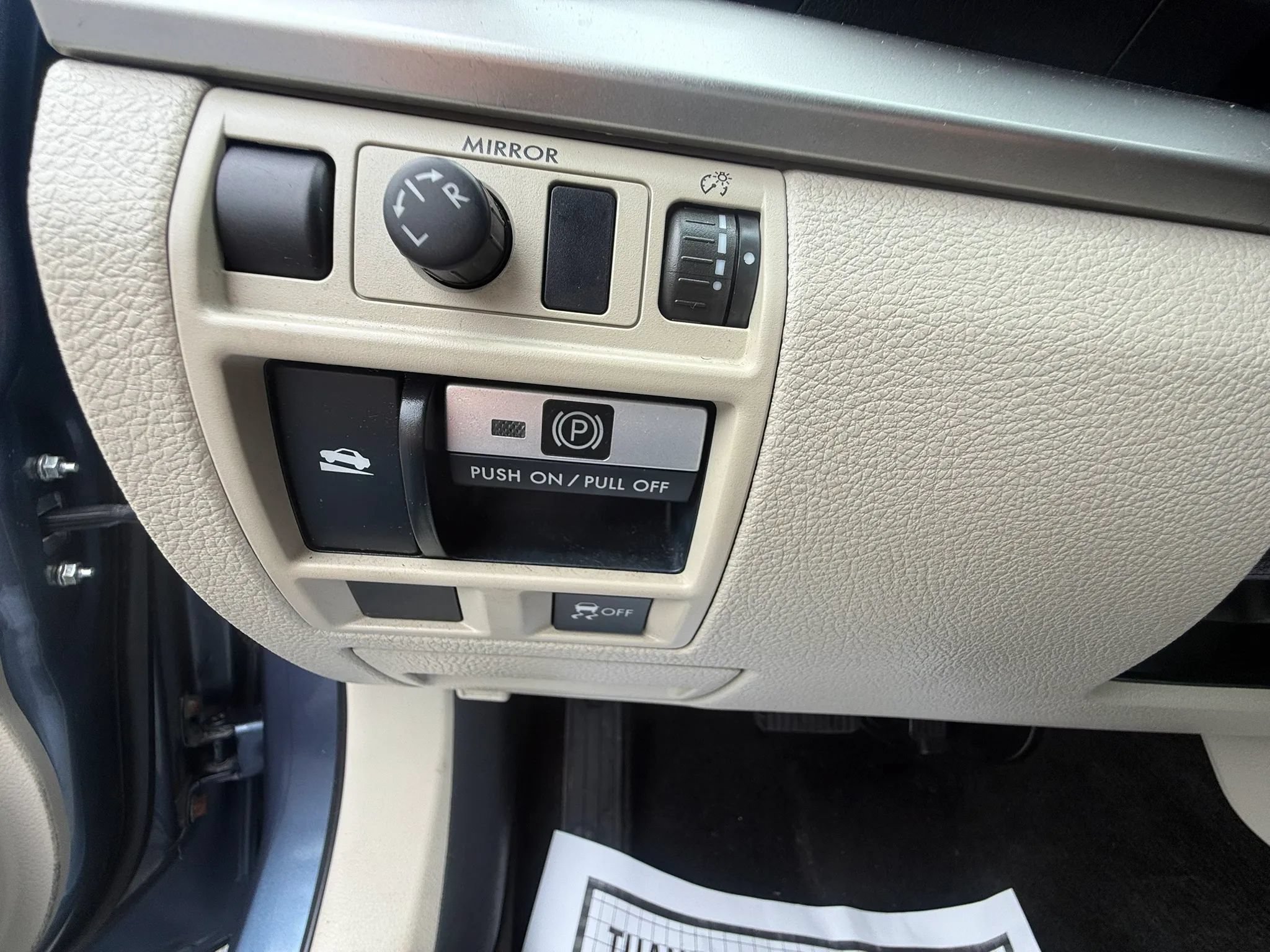 Used 2013 Subaru Outback 2.5i Premium w/ All-Weather Pkg AWD/4WD image 25