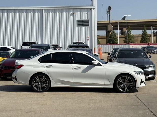 Used 2022 BMW 330i Sedan w/ Convenience Package RWD image 3