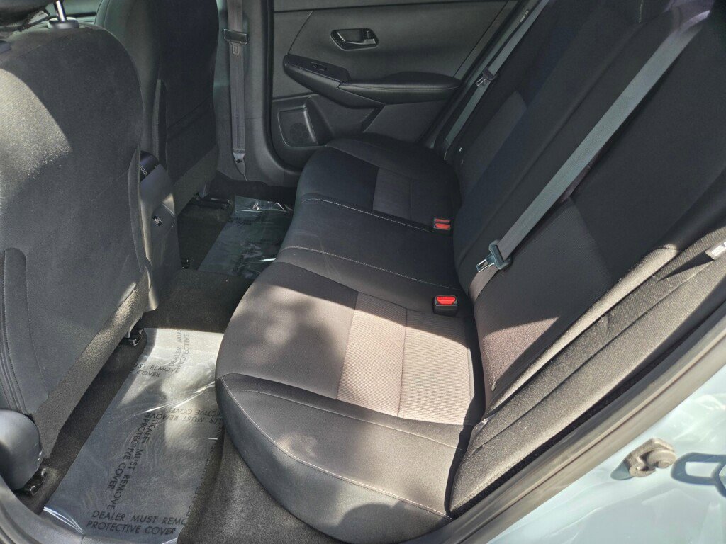 Used 2024 Nissan Sentra SV FWD image 15