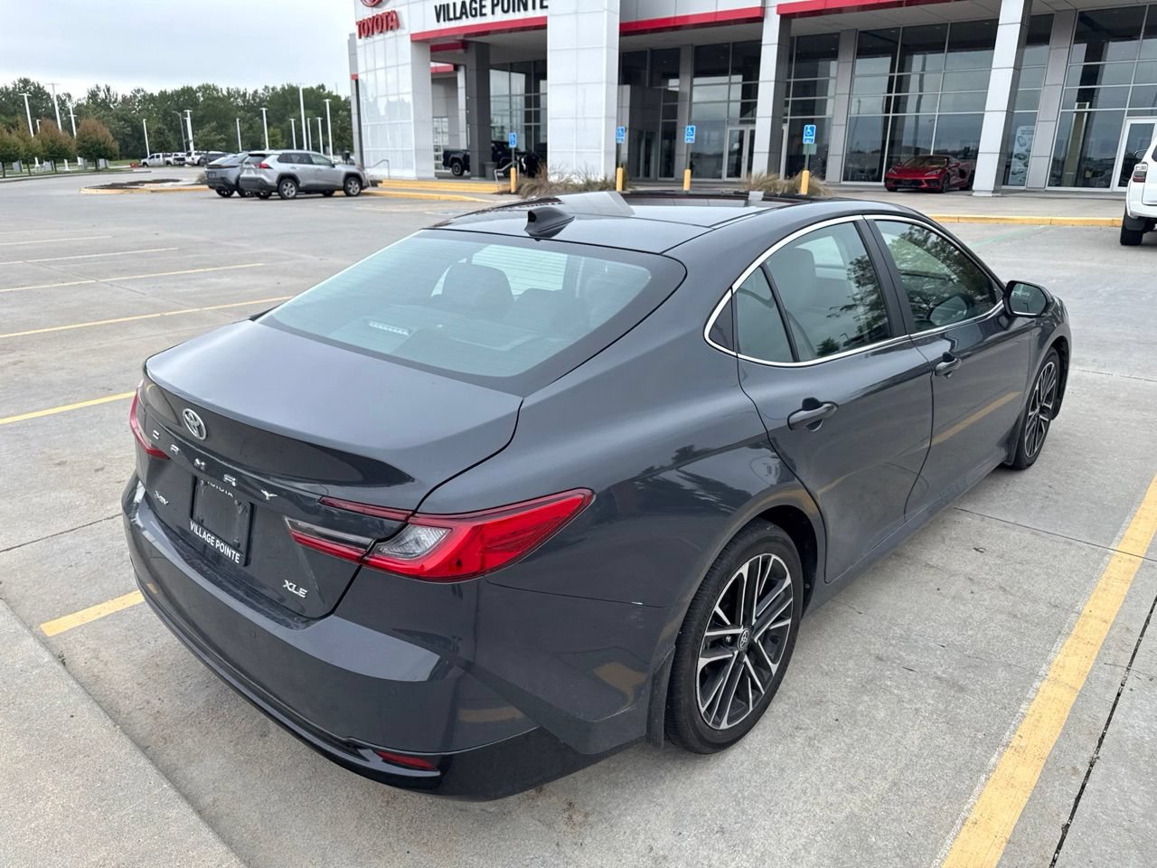 Used 2025 Toyota Camry XLE w/ Premium Plus Package FWD image 6