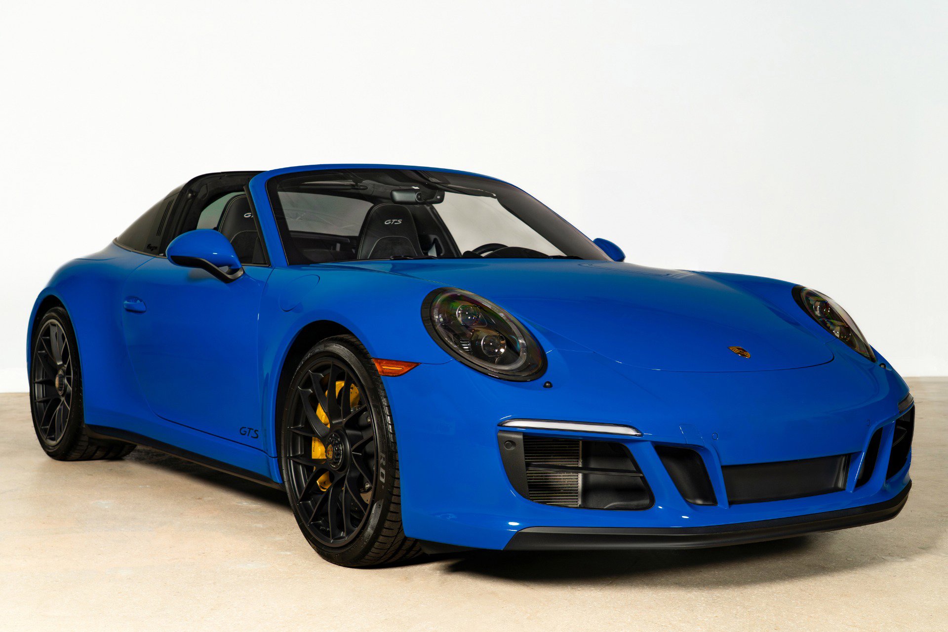 Used 2018 Porsche 911 Targa 4 GTS image 5