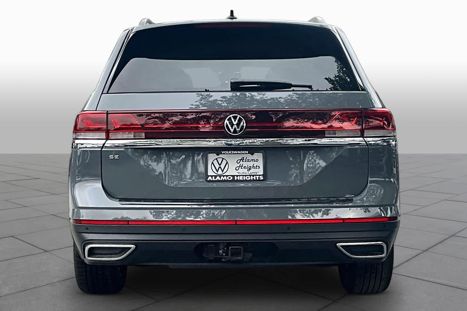 New 2026 Volkswagen Atlas SE FWD image 4