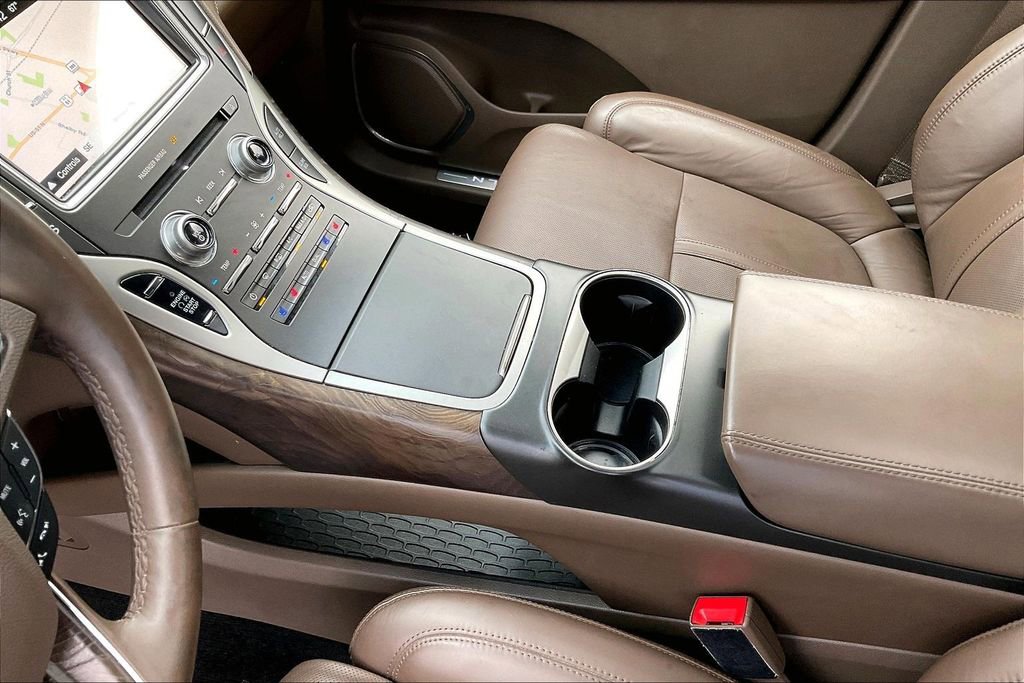 Used 2016 Lincoln MKX Reserve w/ Climate Package image 16