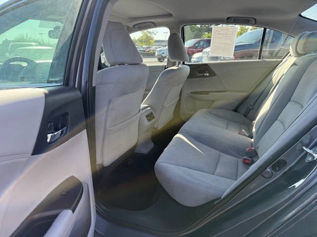 Used 2017 Honda Accord EX image 9