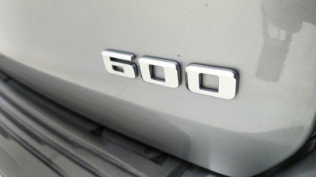 Used 2023 Cadillac Escalade Premium Luxury w/ Performance Package image 18