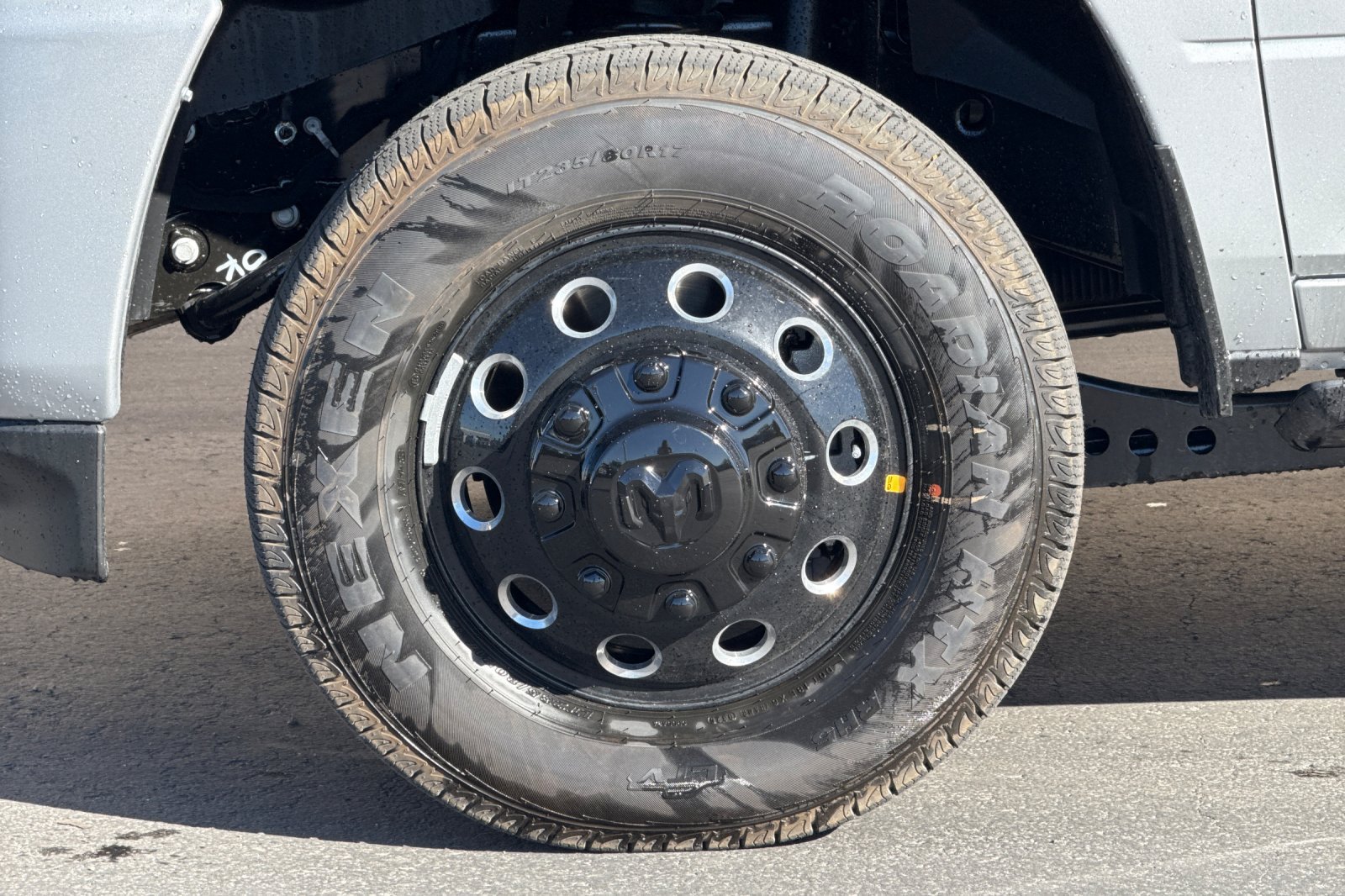 New 2026 RAM 3500 Laramie AWD/4WD image 28