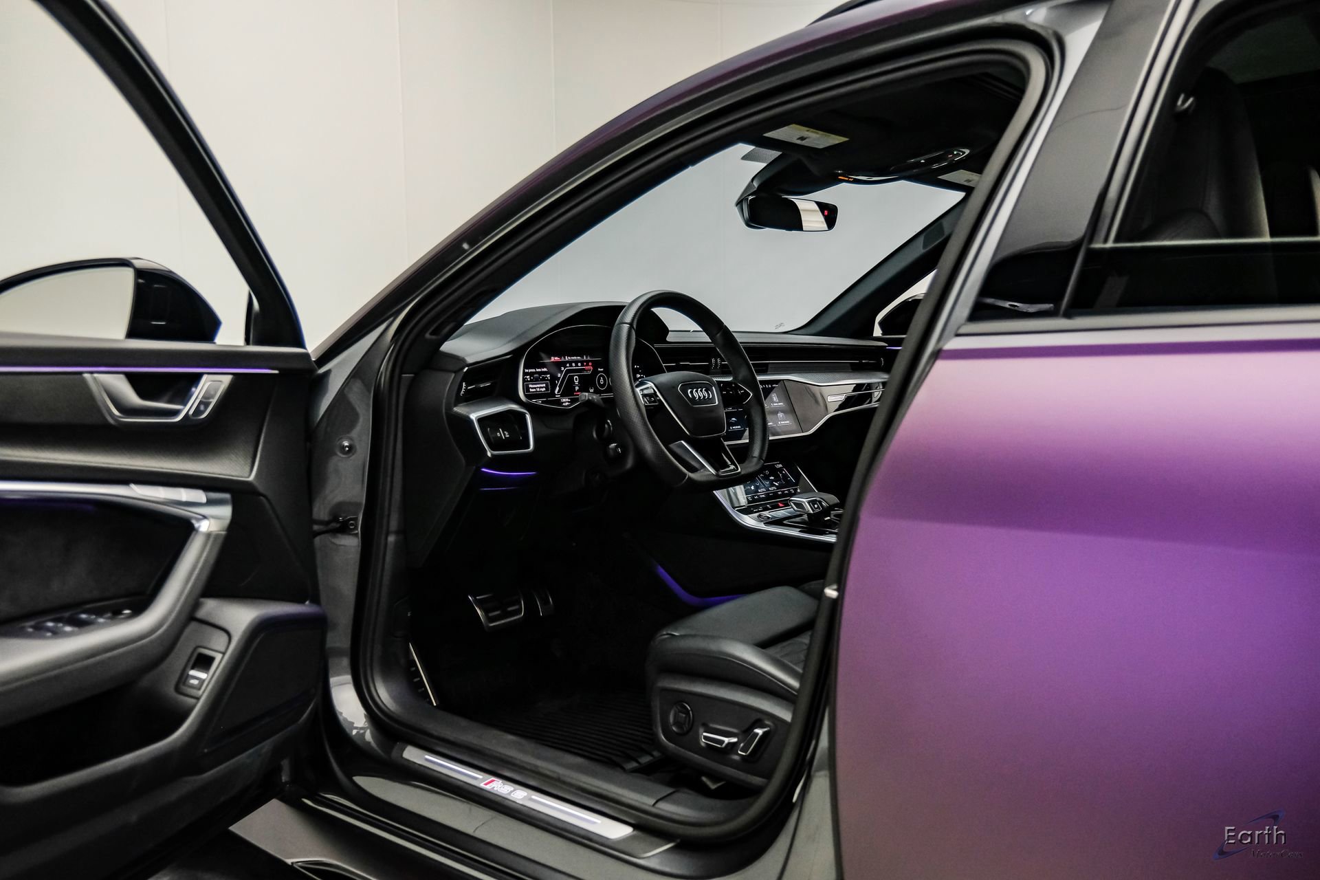 Used 2023 Audi RS 6 w/ Black Optic Package image 41