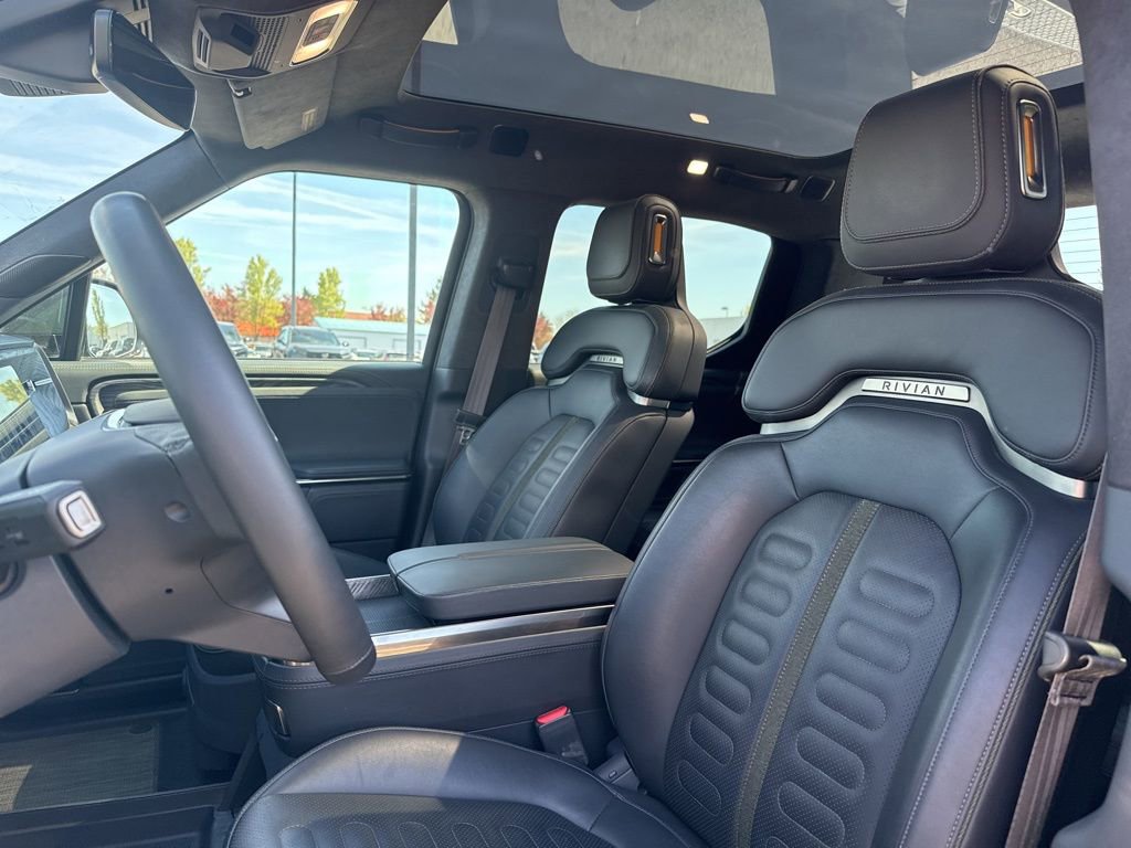 Used 2022 Rivian R1T Adventure image 9