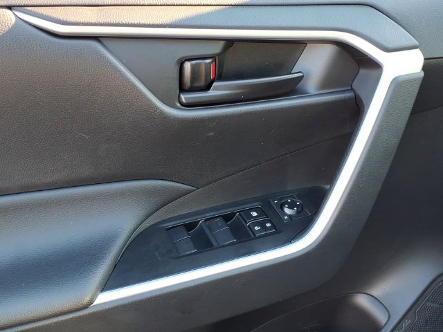 Certified 2024 Toyota RAV4 LE AWD/4WD image 15