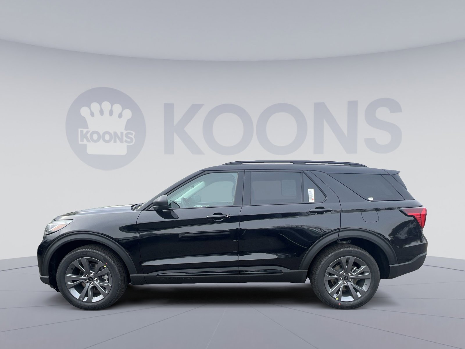 New 2026 Ford Explorer Active w/ Active Comfort Package image 2