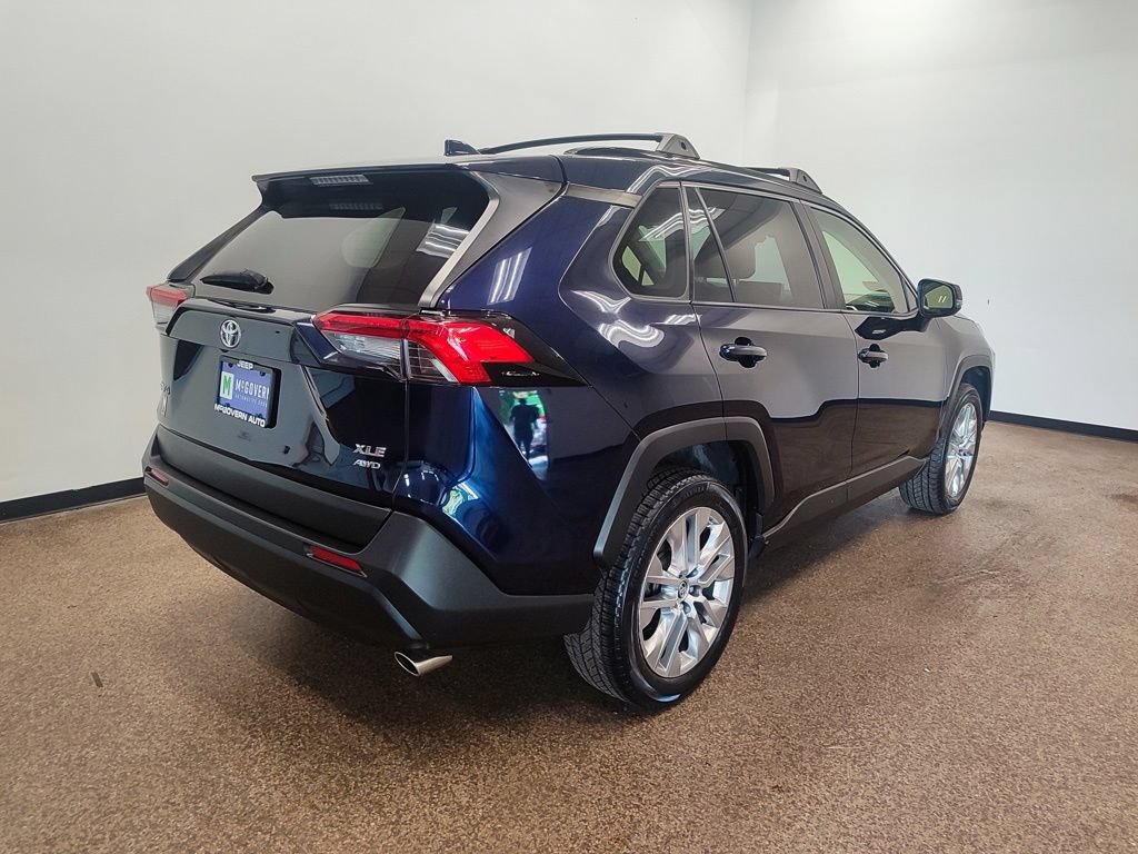 Used 2019 Toyota RAV4 XLE Premium w/ Cold Weather Package AWD/4WD image 6
