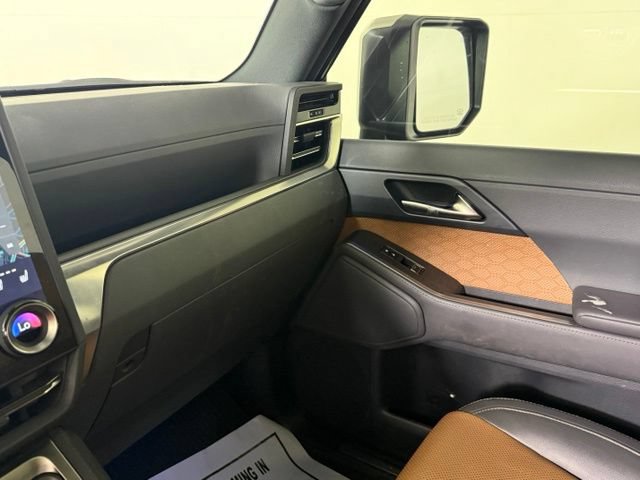 Used 2024 Lexus GX 550 w/ Accessory Package (Z1) AWD/4WD image 37