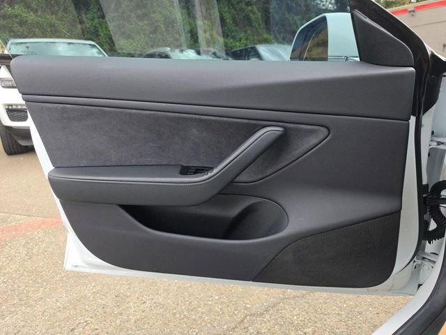 Used 2018 Tesla Model 3 Long Range RWD image 17