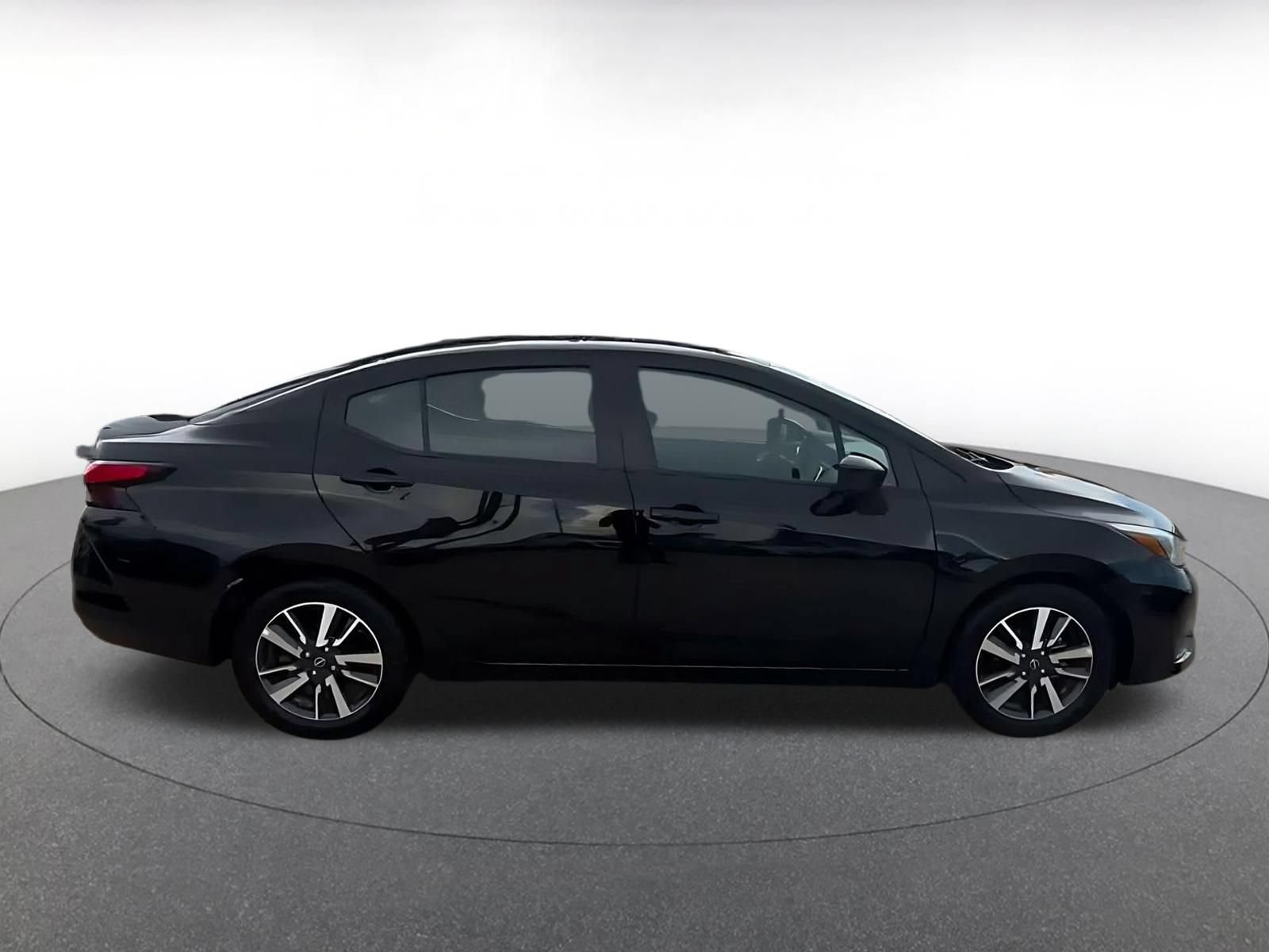 Used 2025 Nissan Versa SV FWD image 15