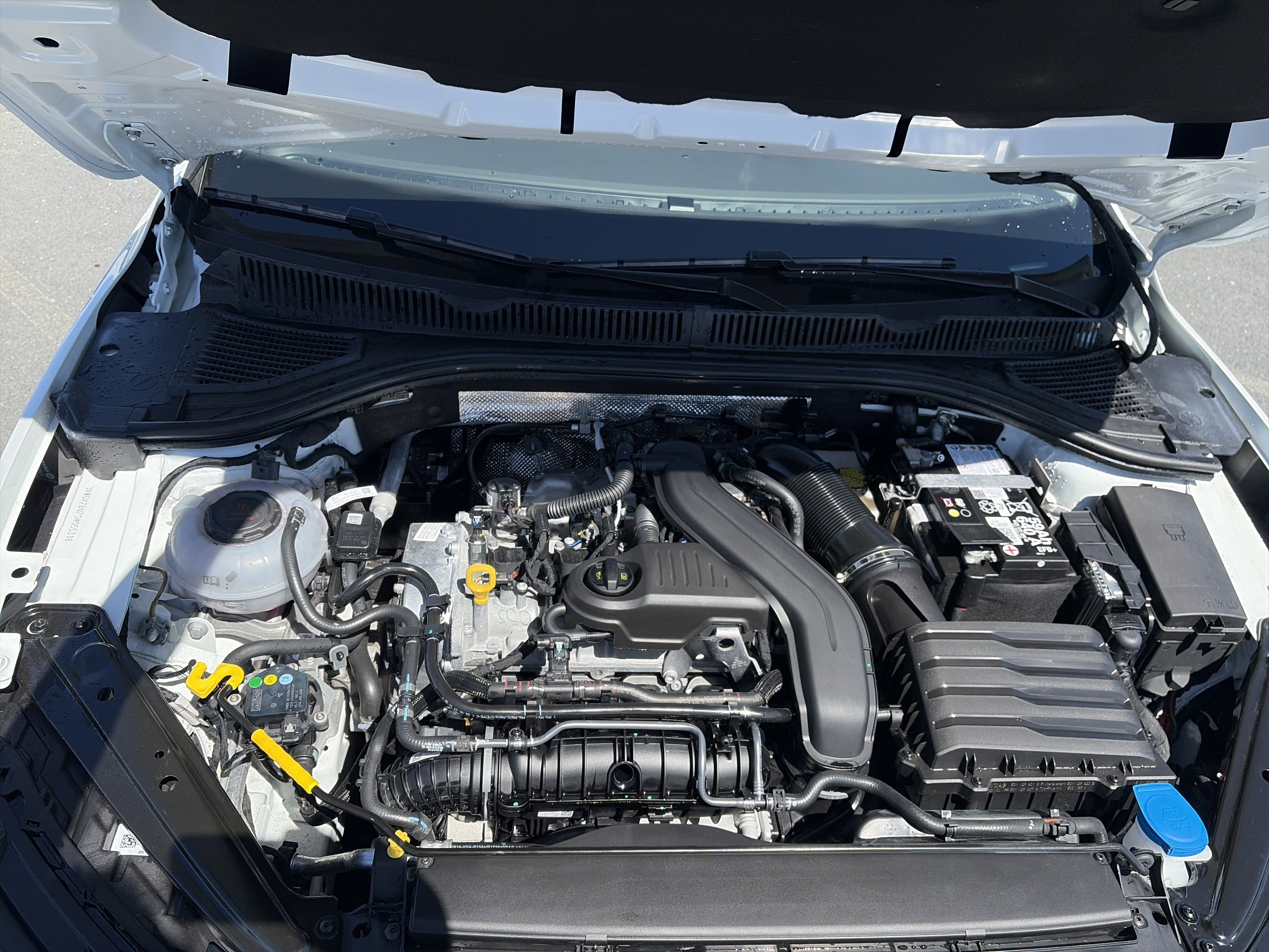 Used 2025 Volkswagen Jetta SEL image 33