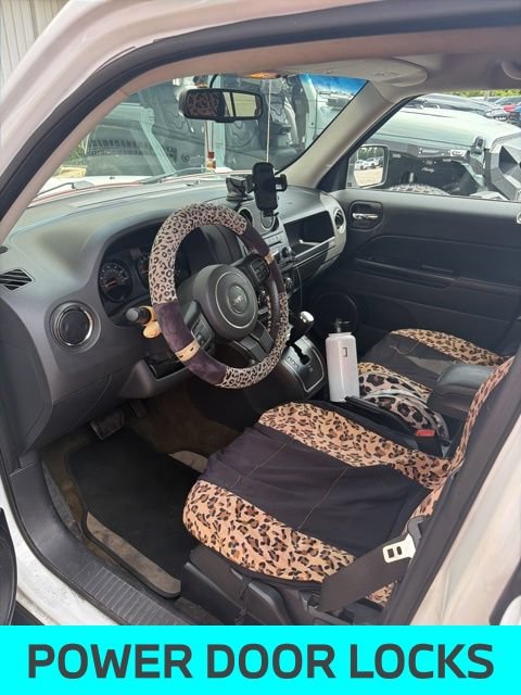 Used 2016 Jeep Patriot Latitude FWD image 7