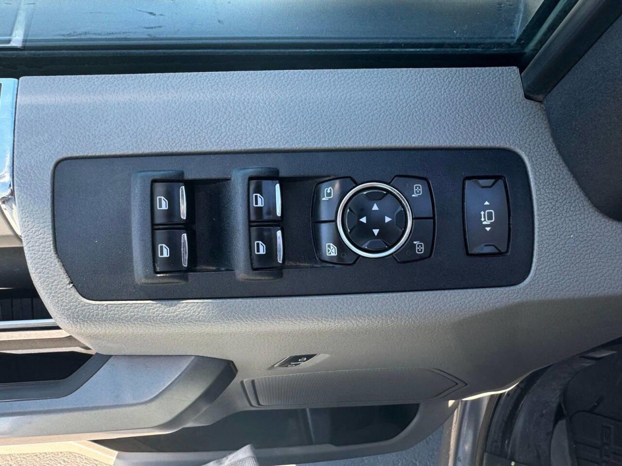 Used 2022 Ford F350 XLT w/ XLT Premium Package AWD/4WD image 14