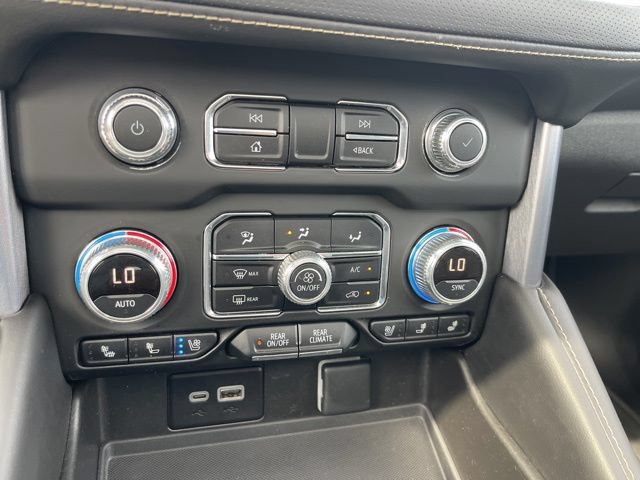 Used 2023 GMC Yukon XL SLT w/ SLT Luxury Package AWD/4WD image 9