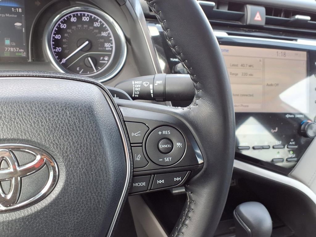 Used 2019 Toyota Camry SE w/ Sunroof Package image 12
