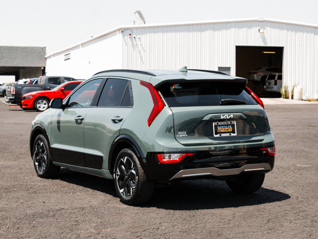 Used 2023 Kia Niro Wind w/ Wind Preserve Package FWD image 7