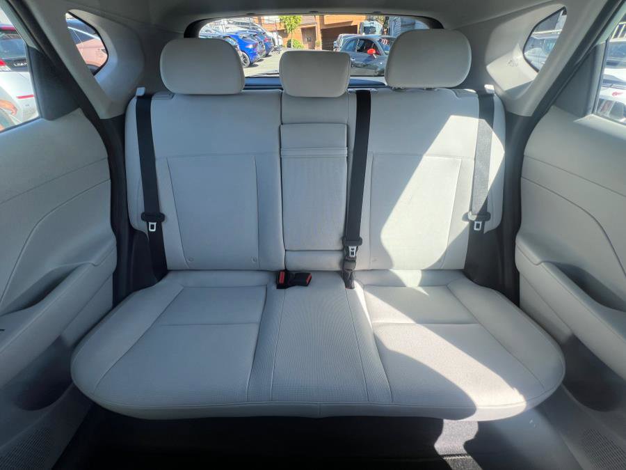 Used 2024 Hyundai Kona SE image 38