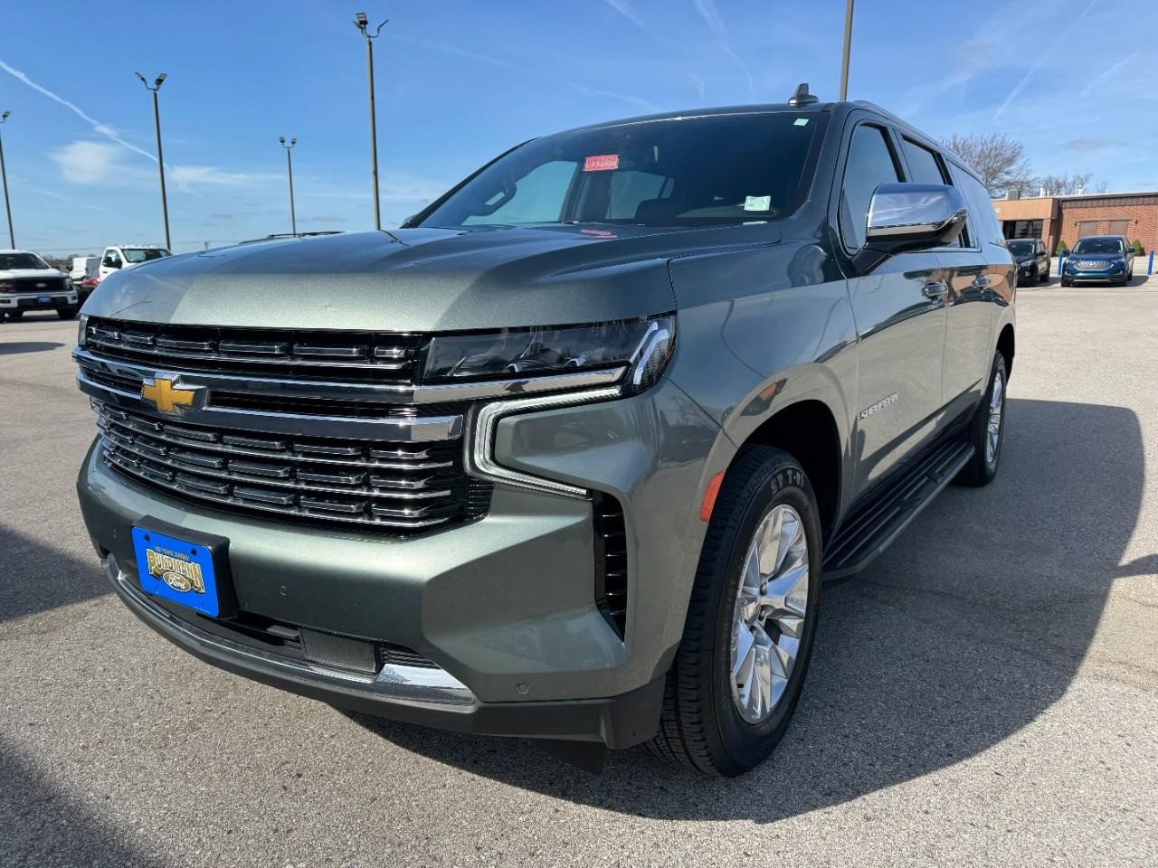 Used 2023 Chevrolet Suburban Premier AWD/4WD image 8