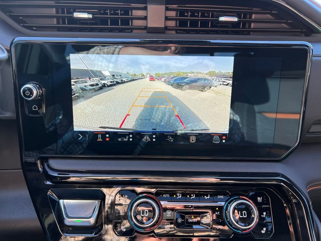 Used 2025 GMC Sierra 3500 AT4 w/ AT4 Premium Plus Package image 30