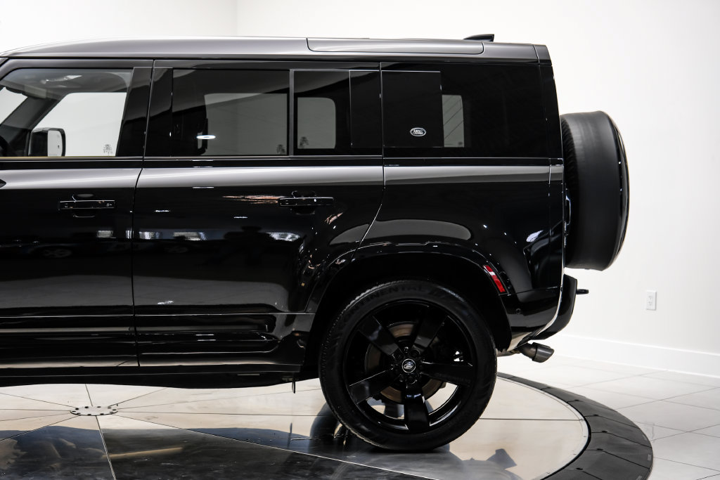 Used 2024 Land Rover Defender 110 V8 AWD/4WD image 15