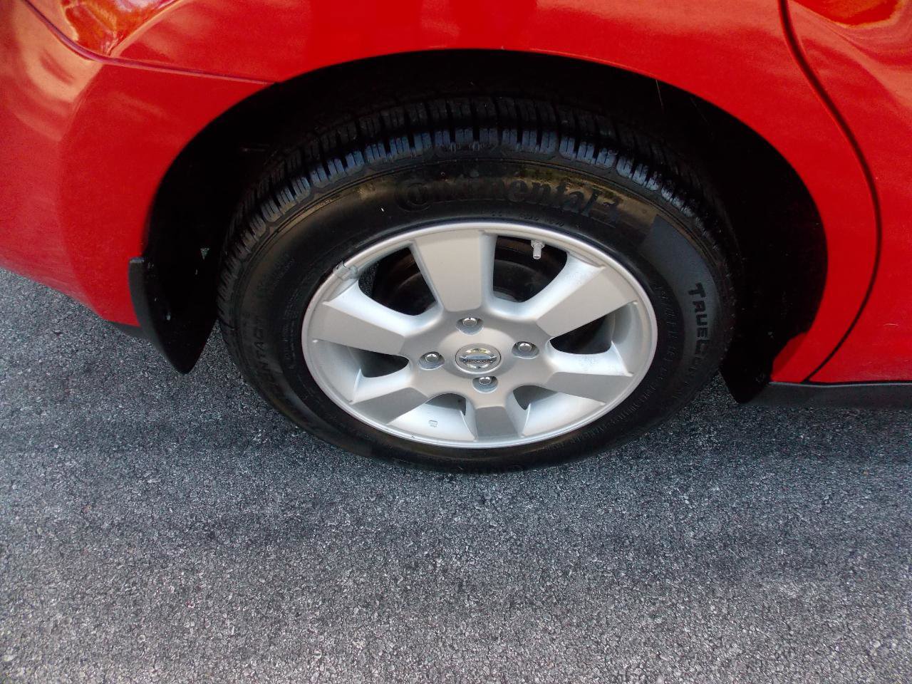 Used 2007 Nissan Versa Hatchback FWD image 21