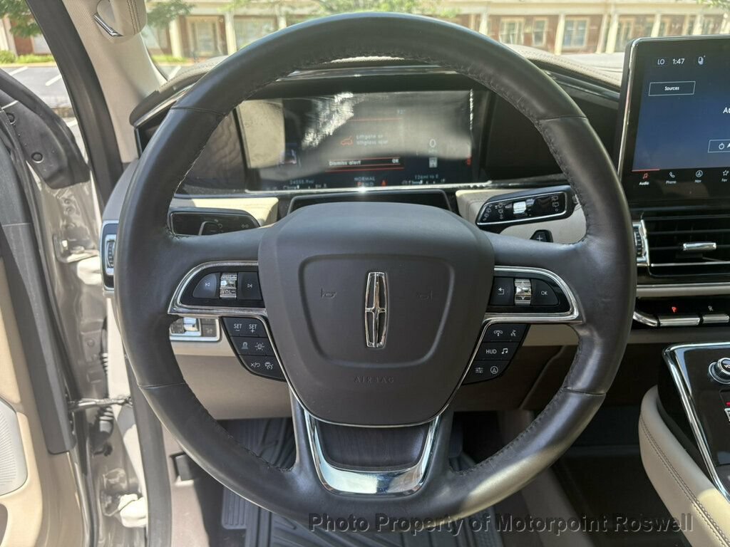 Used 2022 Lincoln Navigator Reserve AWD/4WD image 14