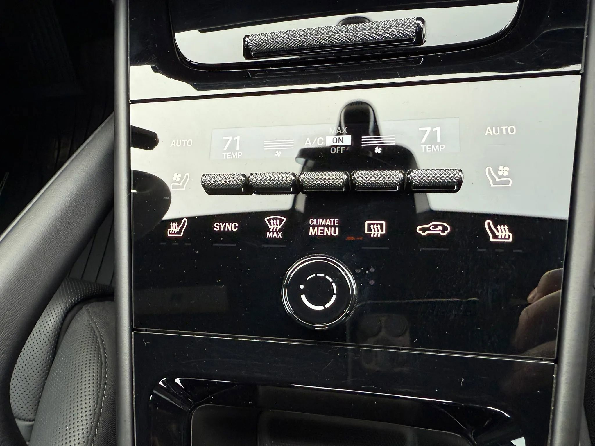 Used 2025 Porsche Cayenne S w/ Premium Package Plus image 37